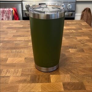 YETI Olive Green Tumbler with Clear Lid